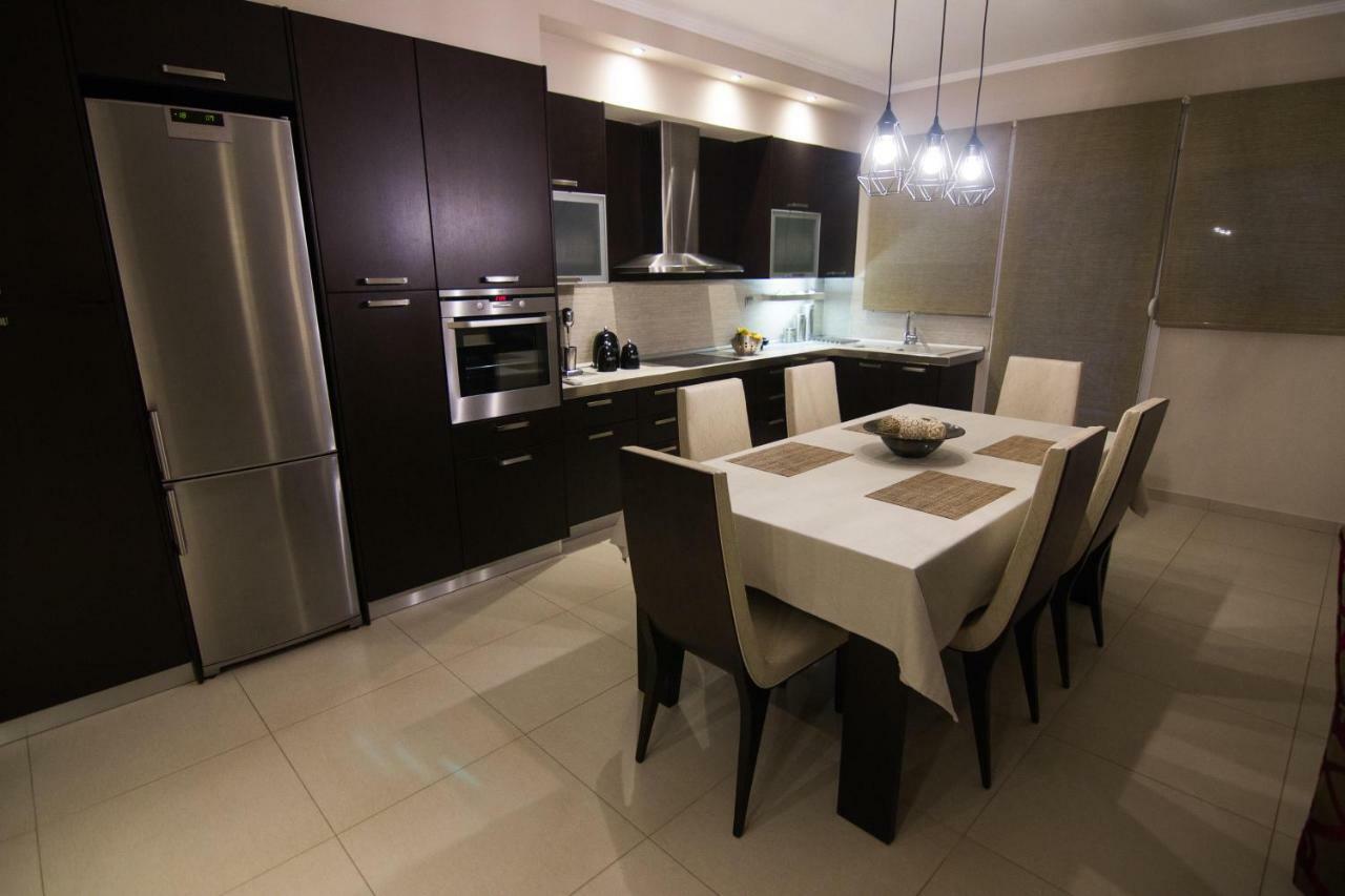Mary'S Modern And Elegant Apartment Kalambaka Exterior photo
